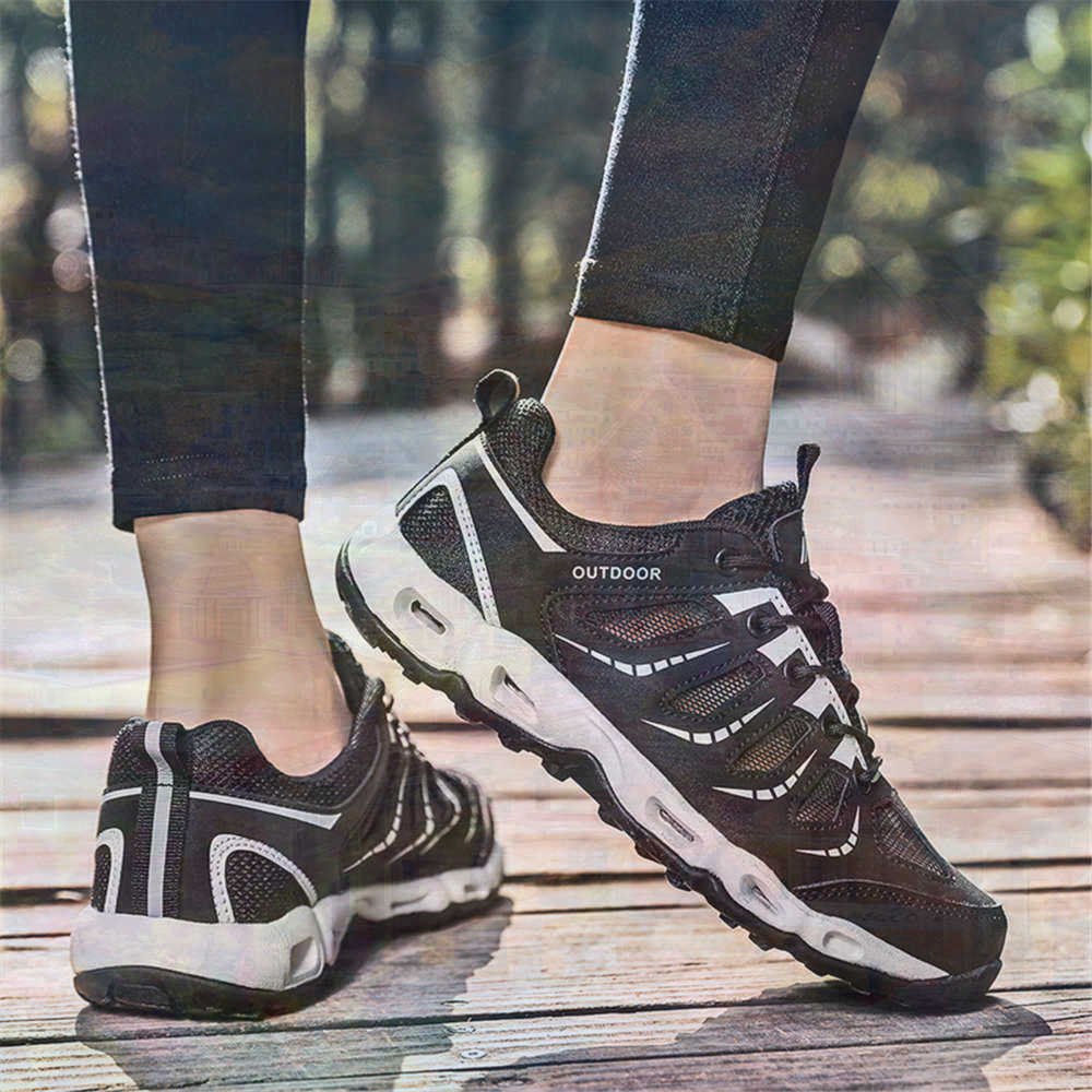 Sumer Round Tip Silver Sneaker - Tech Accessories Kit ulasan dan harga